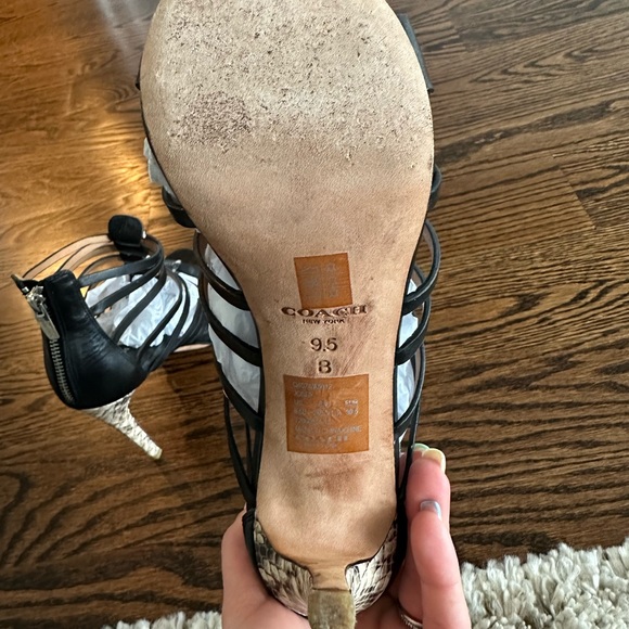 EUC COACH HEELS - Picture 6 of 7